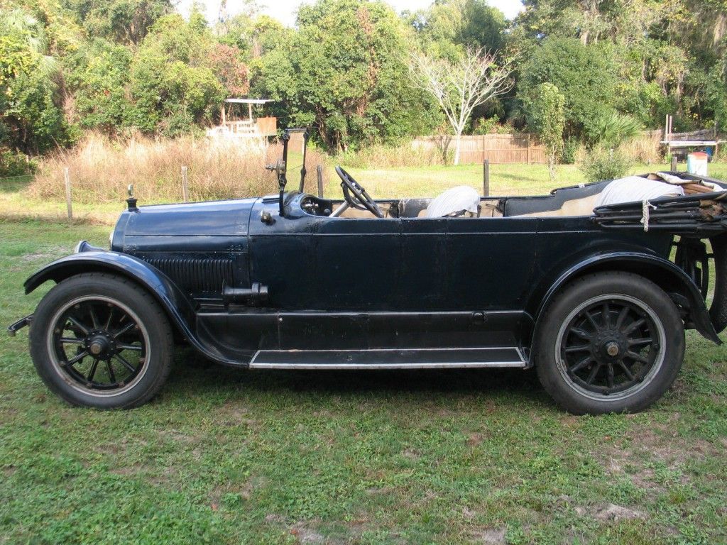 1918 Cadillac Touring Car