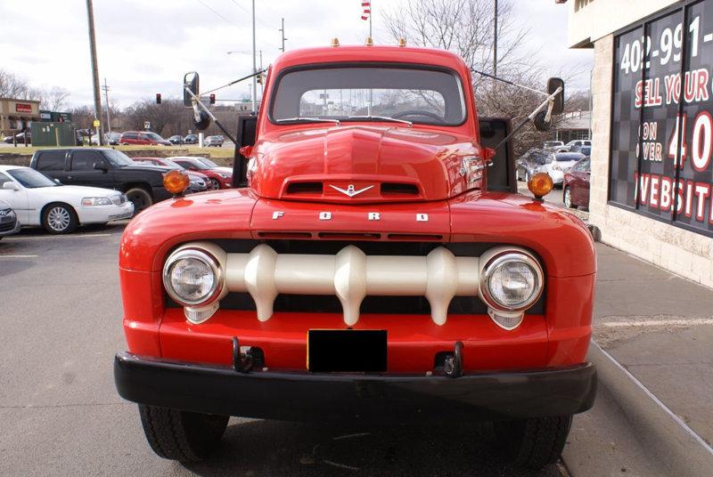 1952 Ford F-7