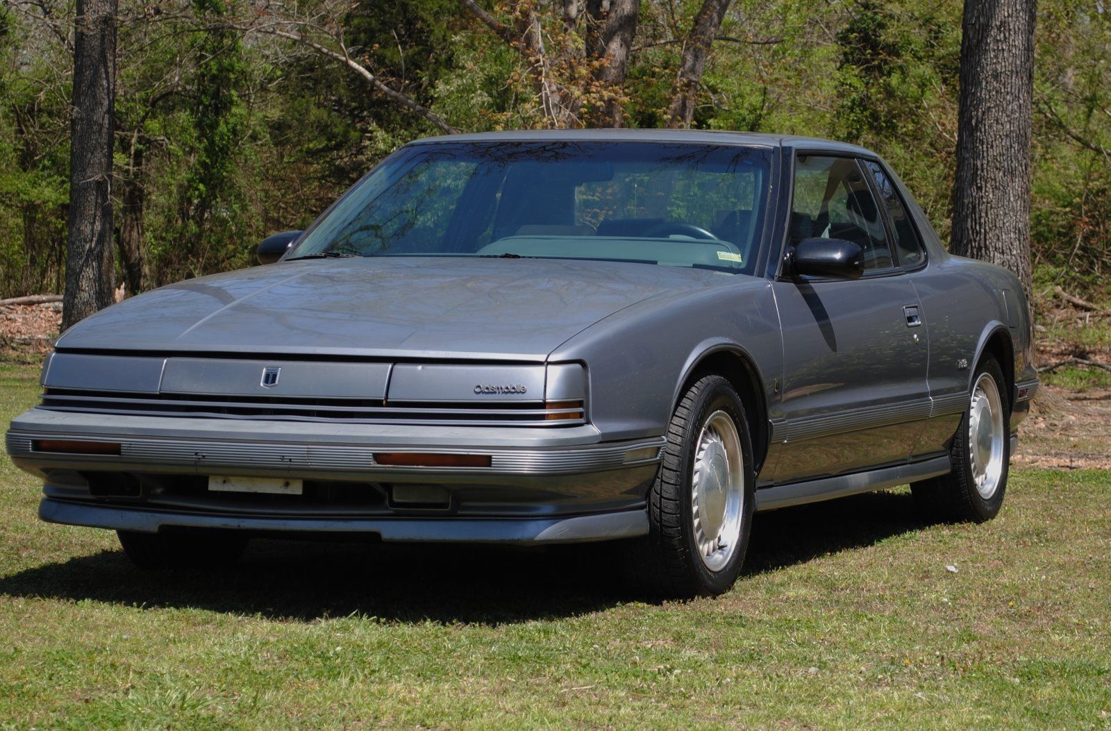 Oldsmobile toronado 1990