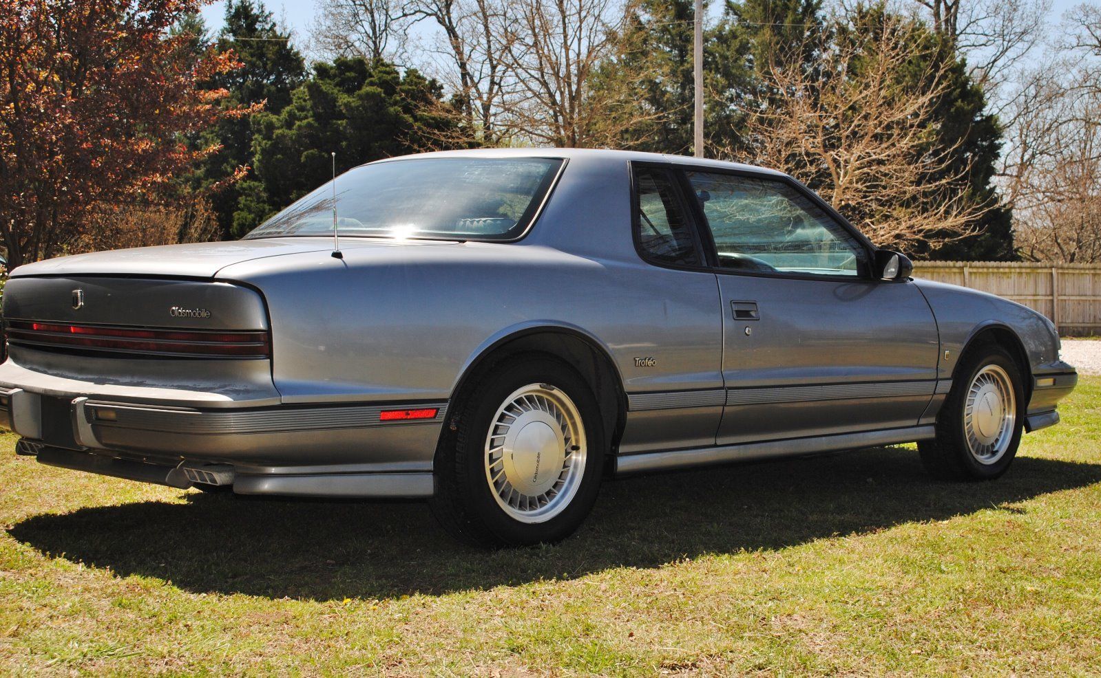 Oldsmobile toronado 1990