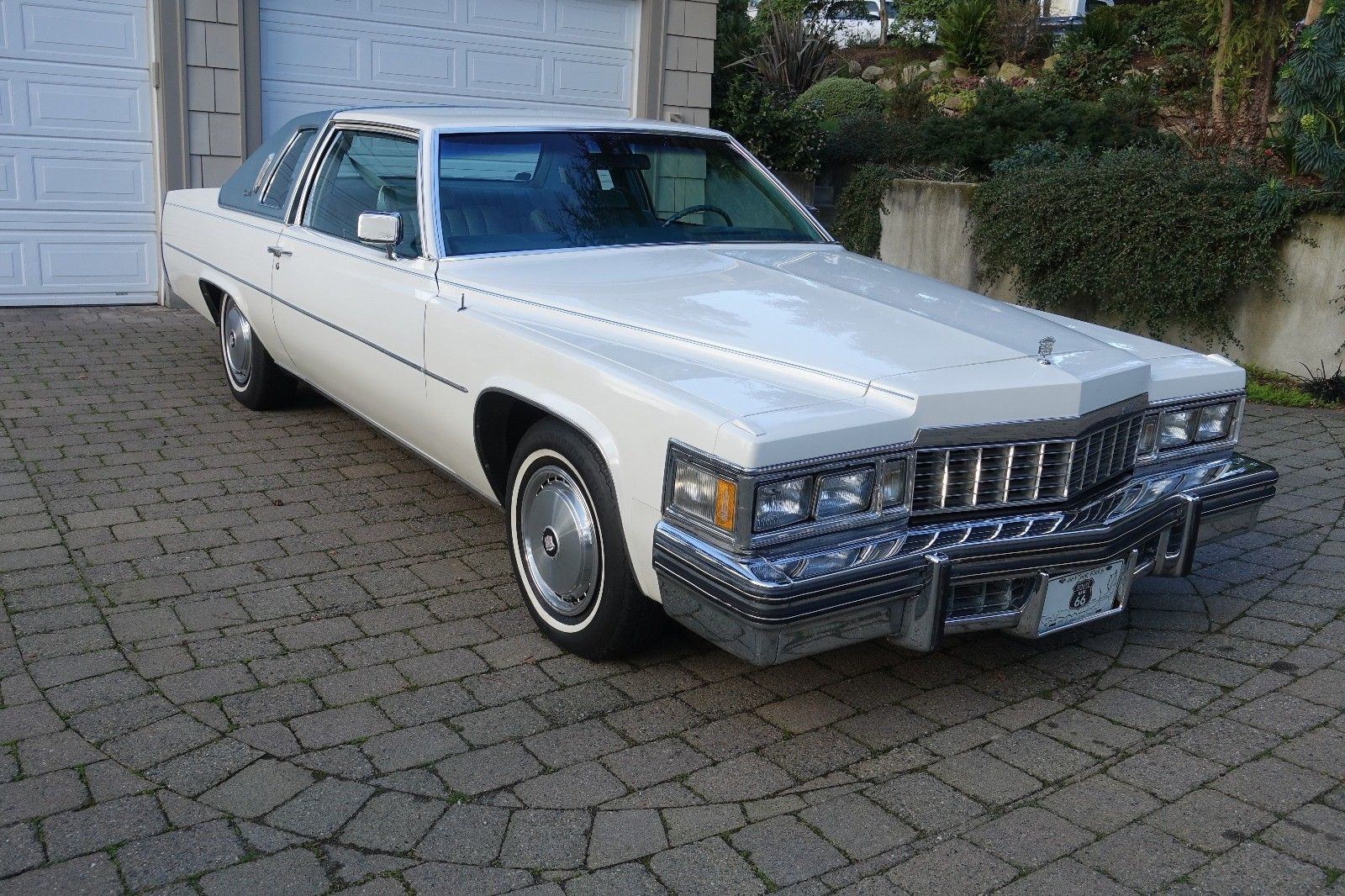 Cadillac Deville 1977 White