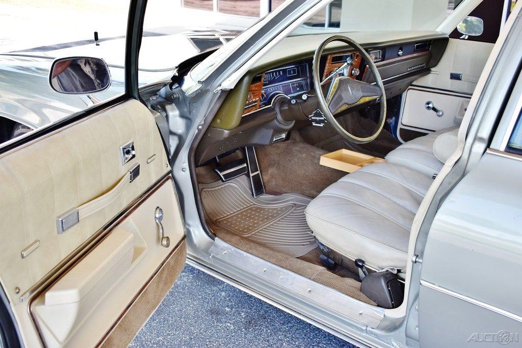 1974 Oldsmobile Custom Cruiser