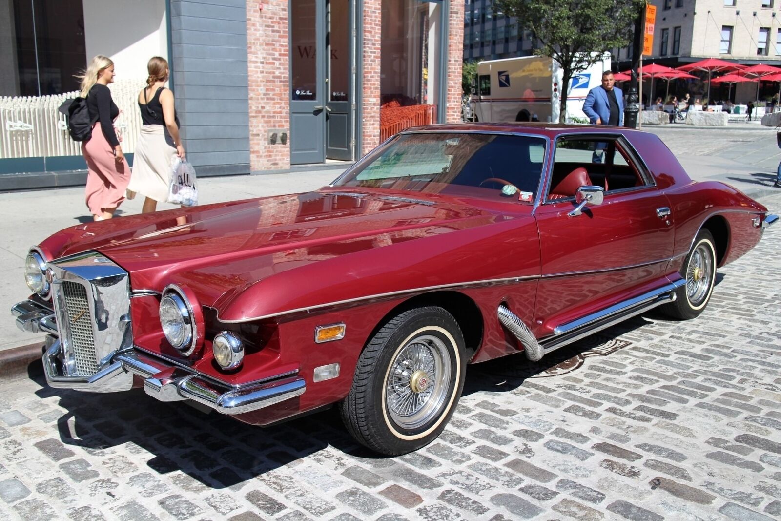 Stutz Blackhawk Coupe