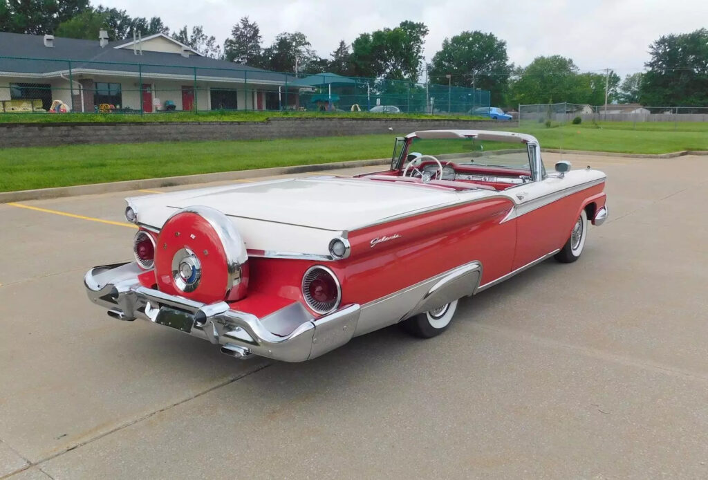 1959 Ford Skyliner