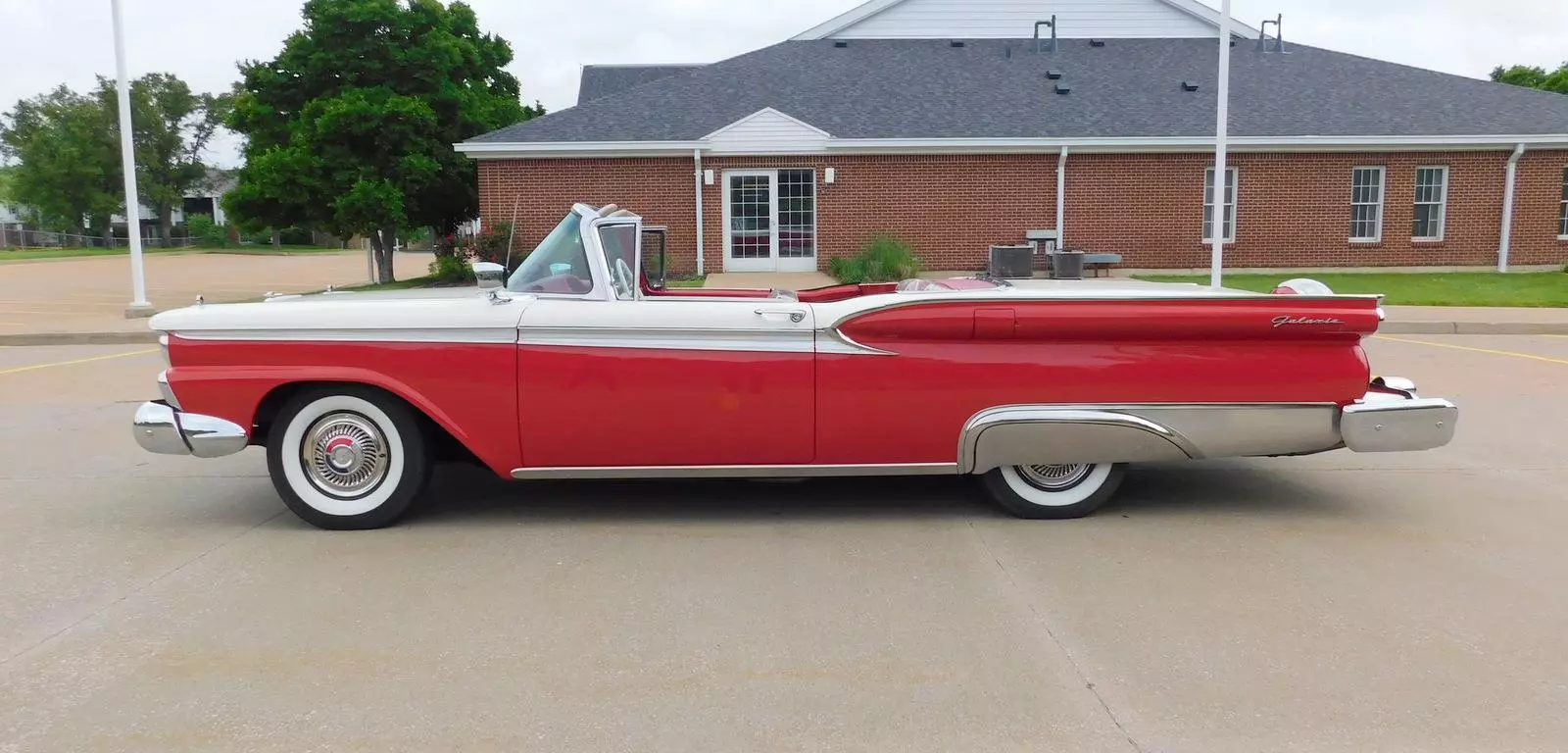 1959 Ford Skyliner