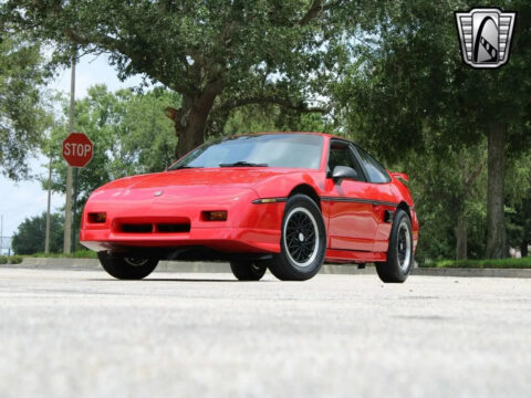 1988 Pontiac Fiero na prodej