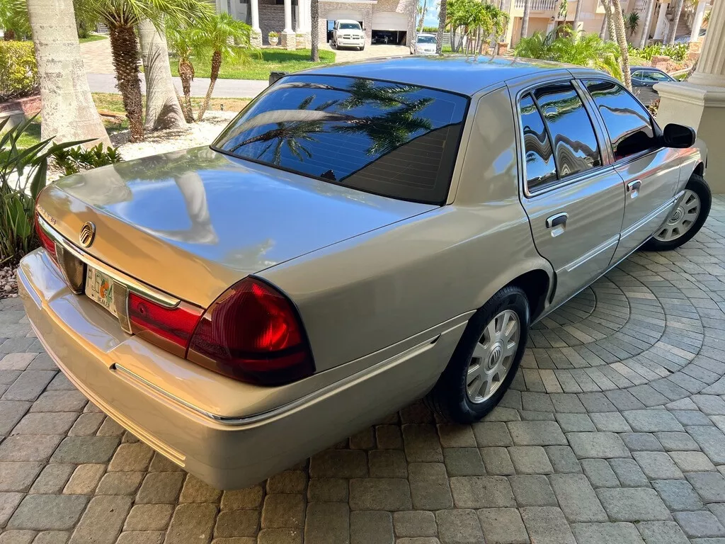 2004 Mercury Grand Marquis