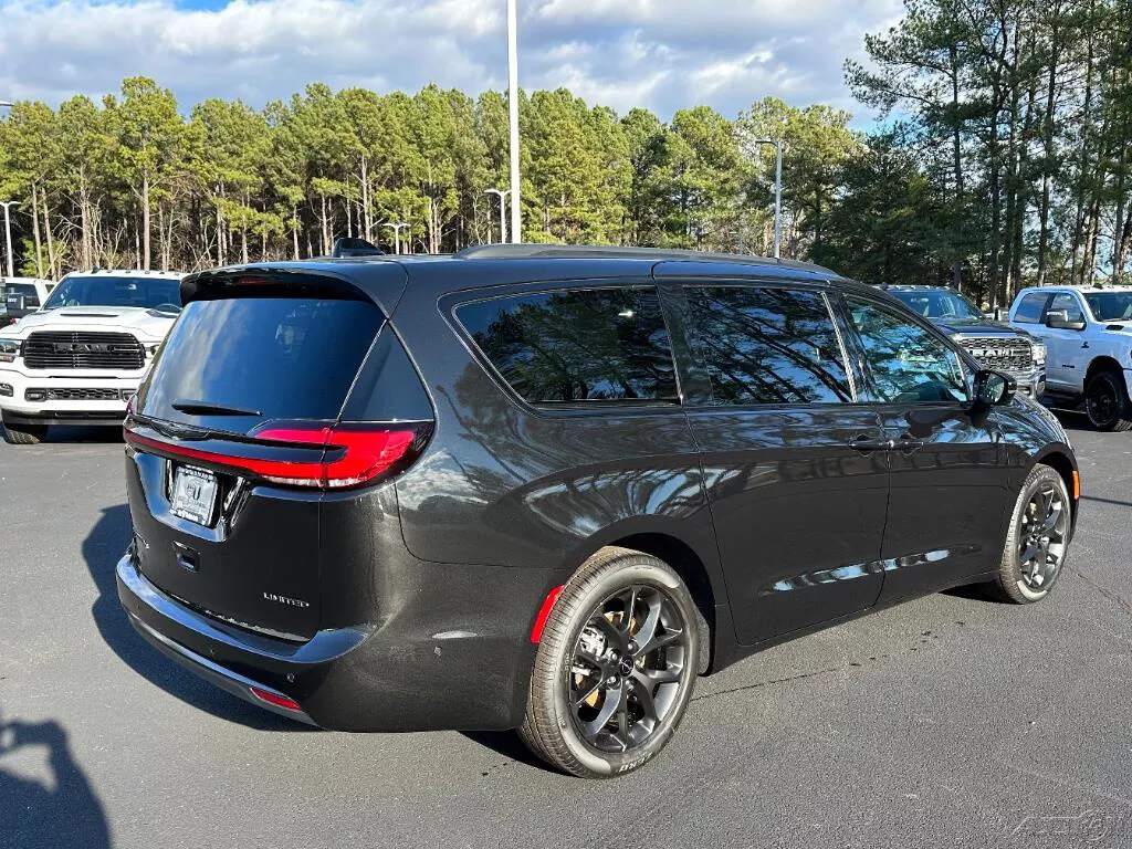 2024 Chrysler Pacifica