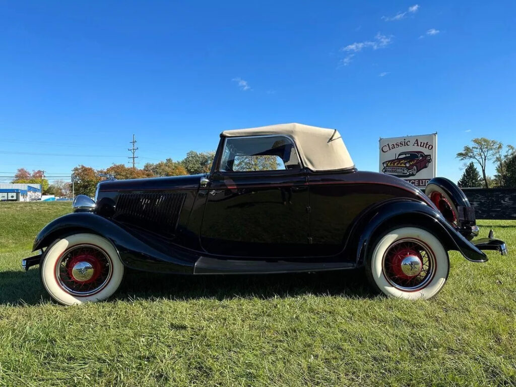 1934 Ford Cabriolet