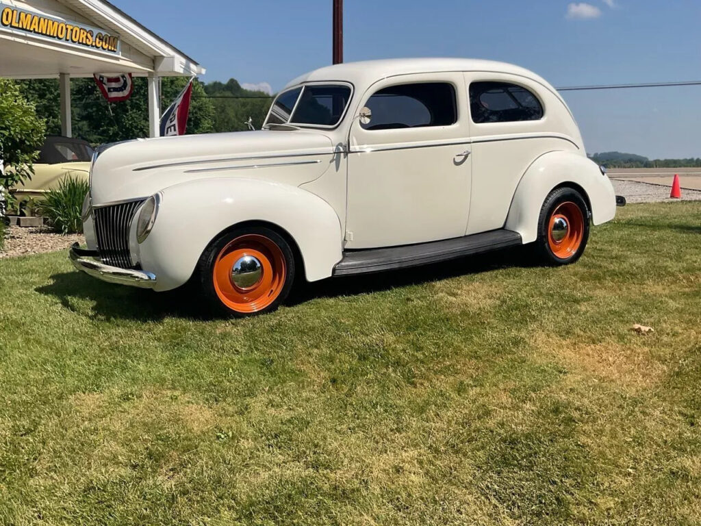 1939 Ford Deluxe Tudor