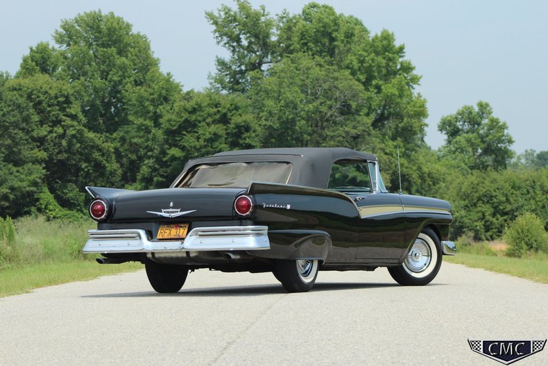 1957 Ford Fairlane Sunliner