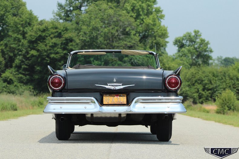 1957 Ford Fairlane Sunliner