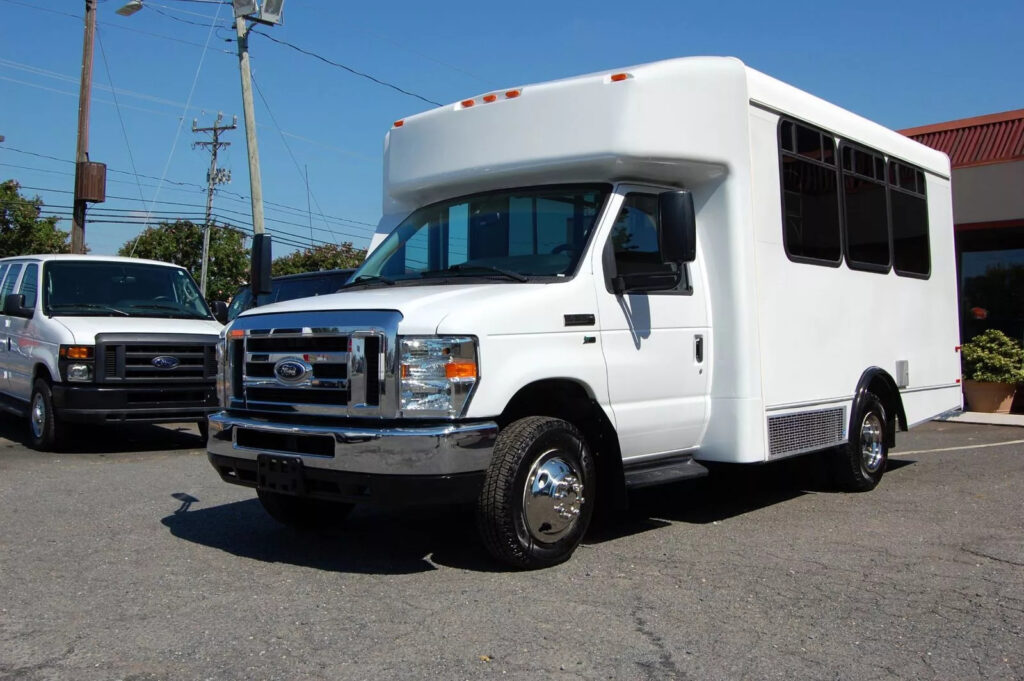 2016 Ford E-350