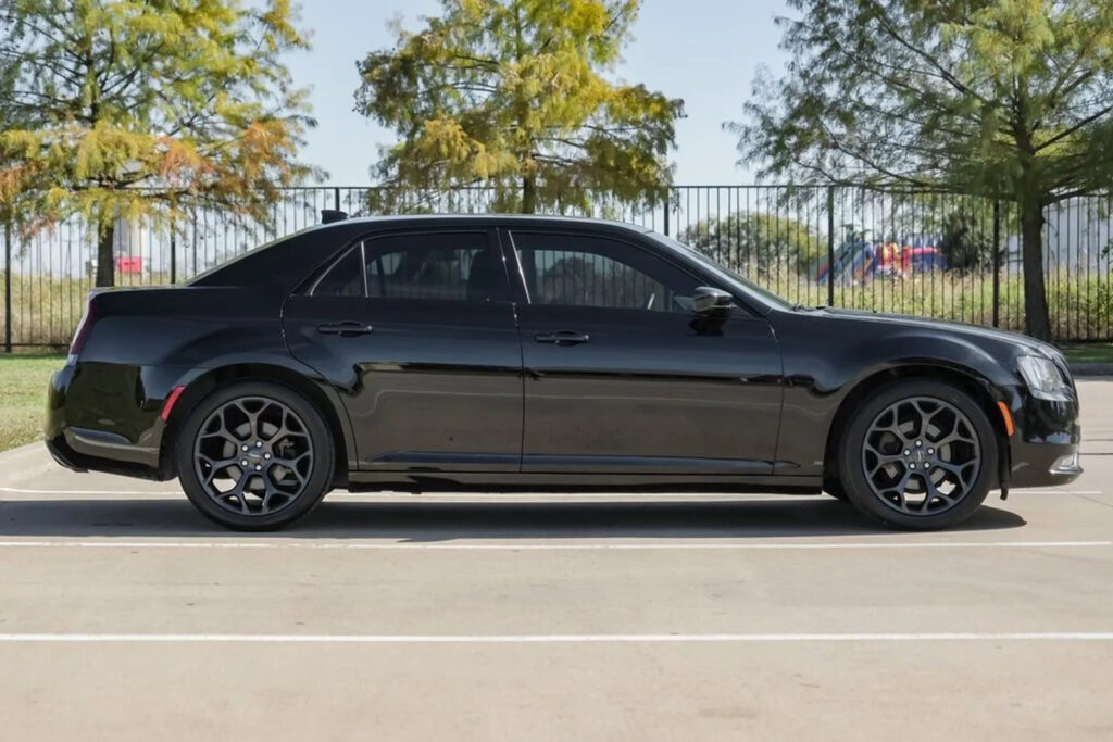 2019 Chrysler 300 S