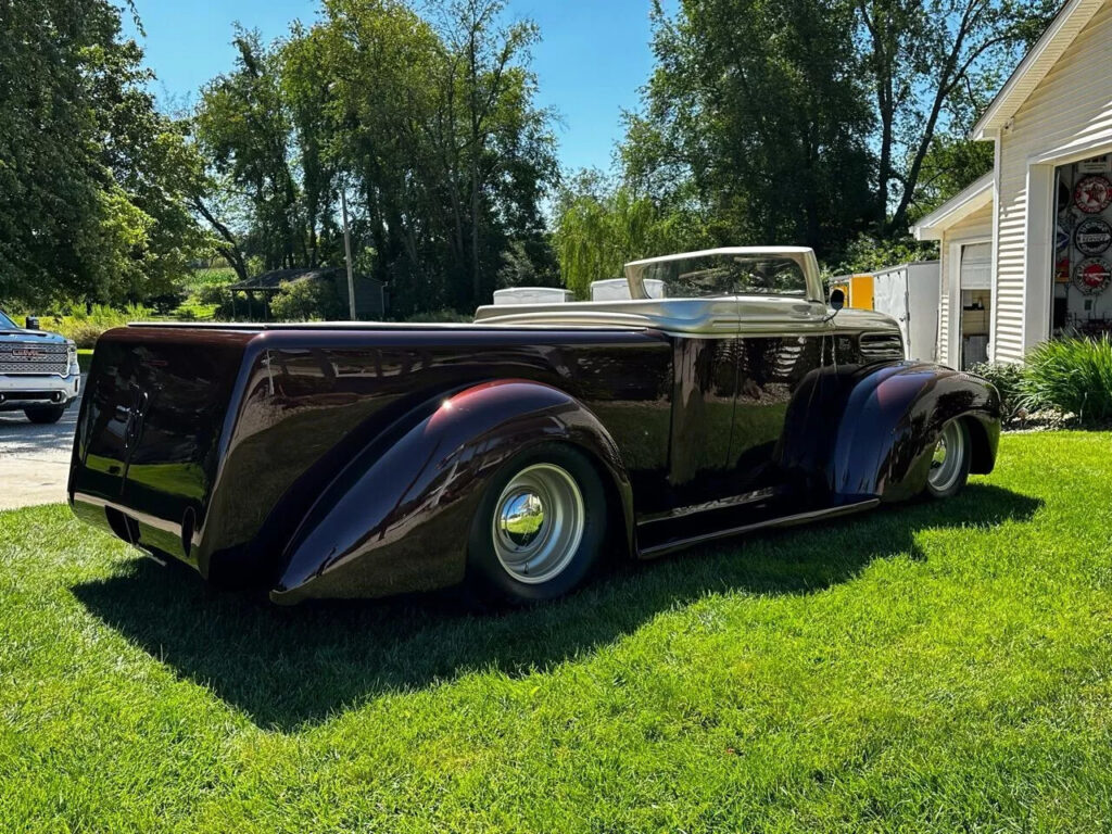 1947 Ford Roadster