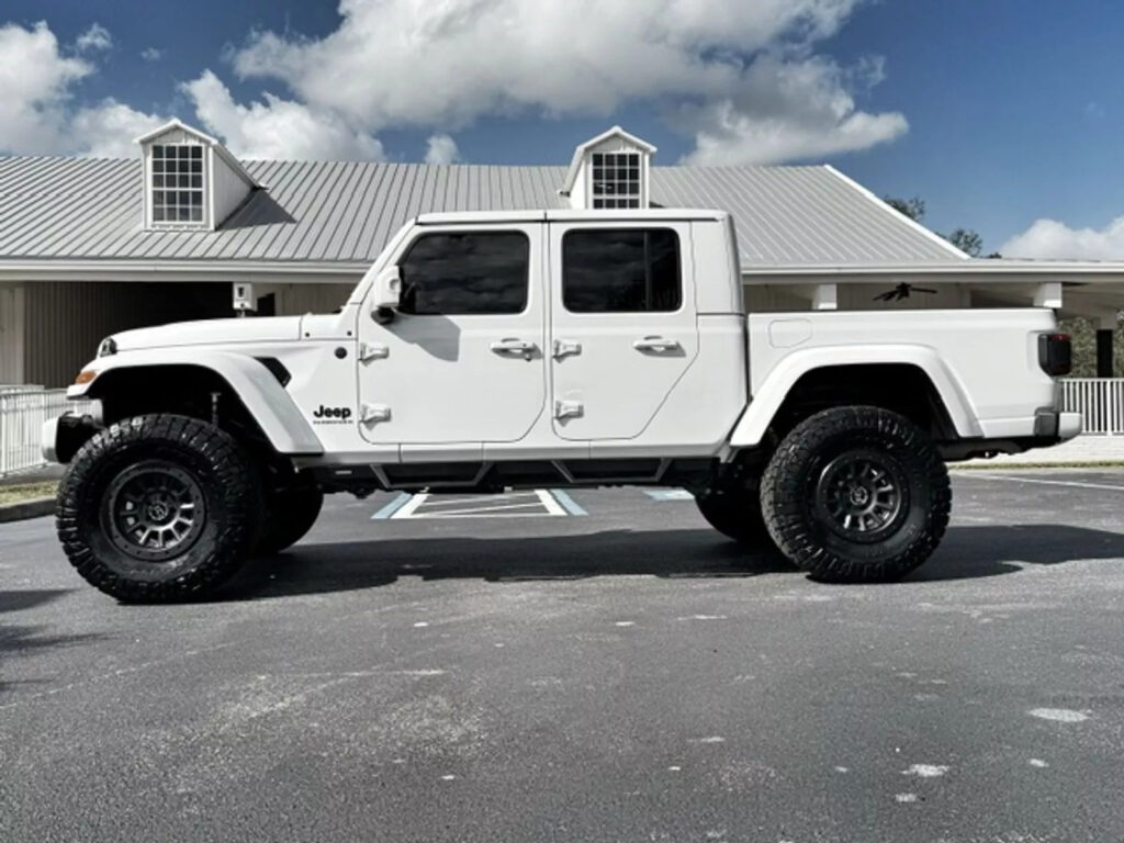 2023 Jeep Gladiator