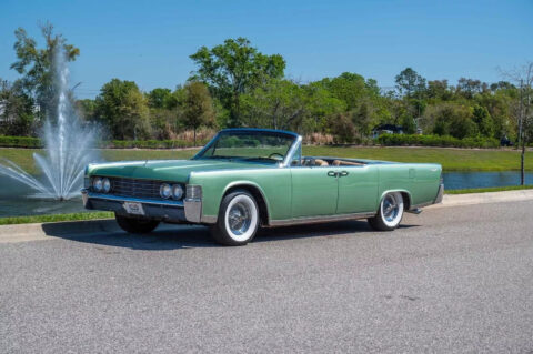 1965 Lincoln Continental Convertible na prodej