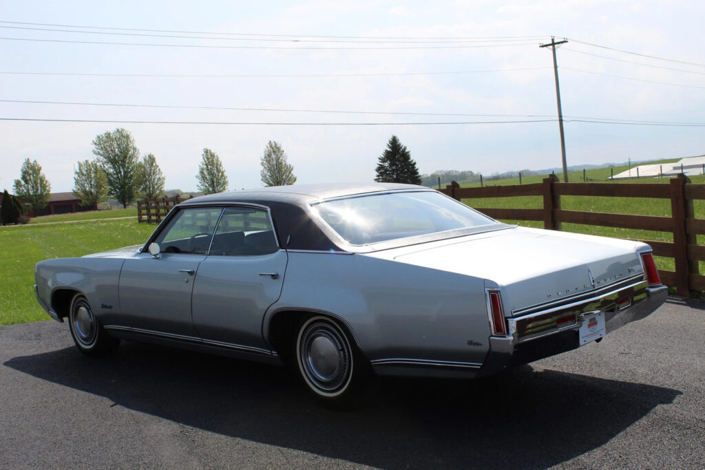 1969 Oldsmobile Holiday Custom