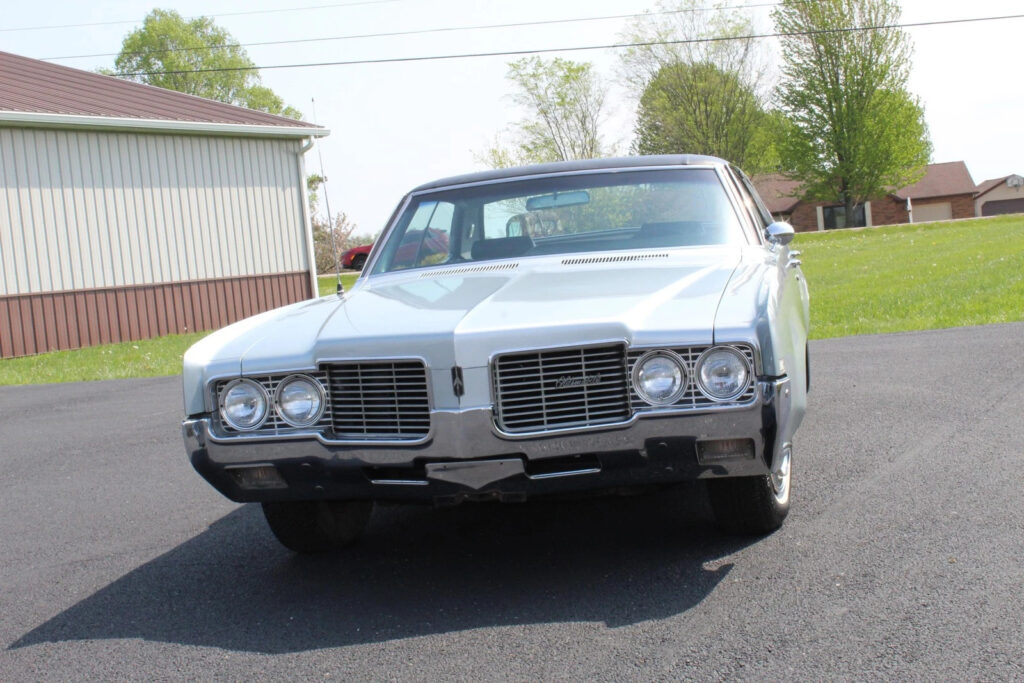 1969 Oldsmobile Holiday Custom