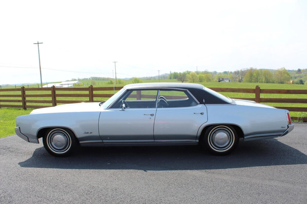 1969 Oldsmobile Holiday Custom