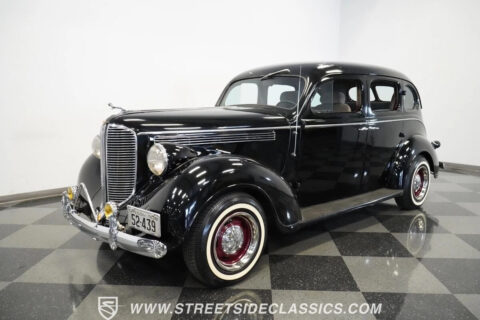1938 Dodge D8 Touring Sedan na prodej
