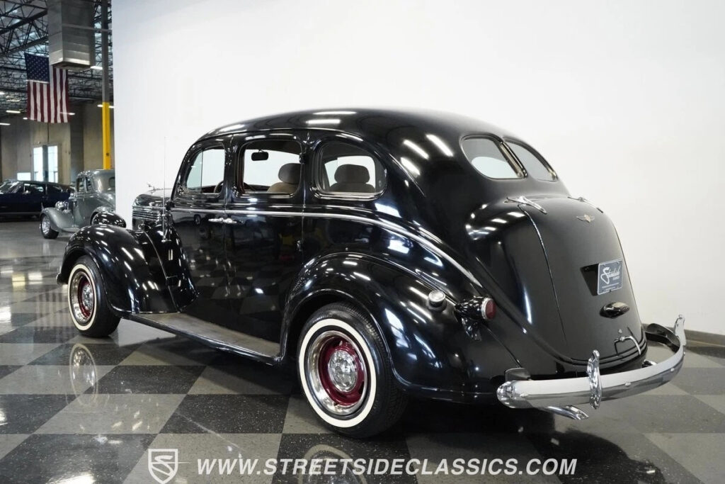 1938 Dodge D8 Touring Sedan