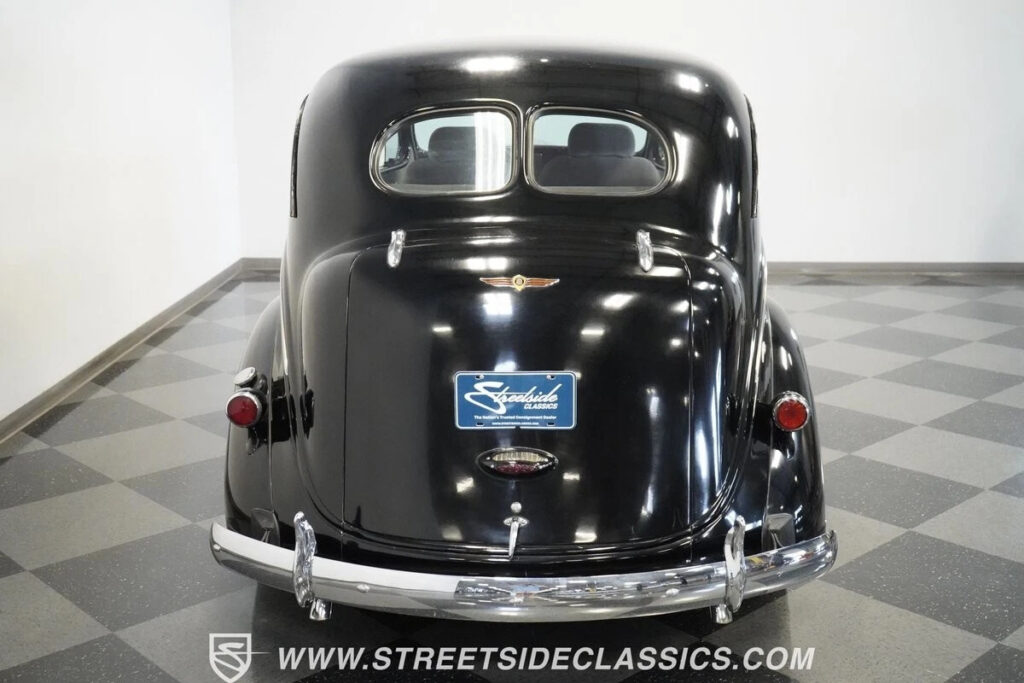 1938 Dodge D8 Touring Sedan