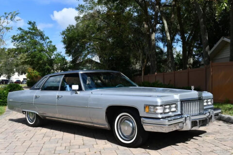 1975 Cadillac DeVille na prodej