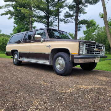 1986 Chevrolet Suburban na prodej