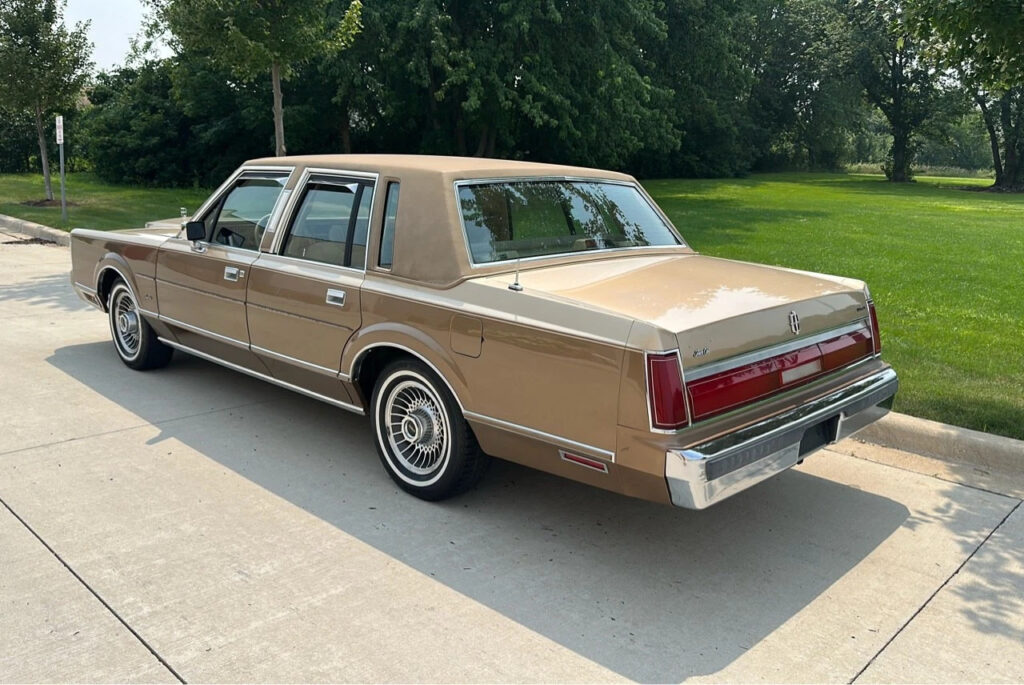 1986 Lincoln Town Car