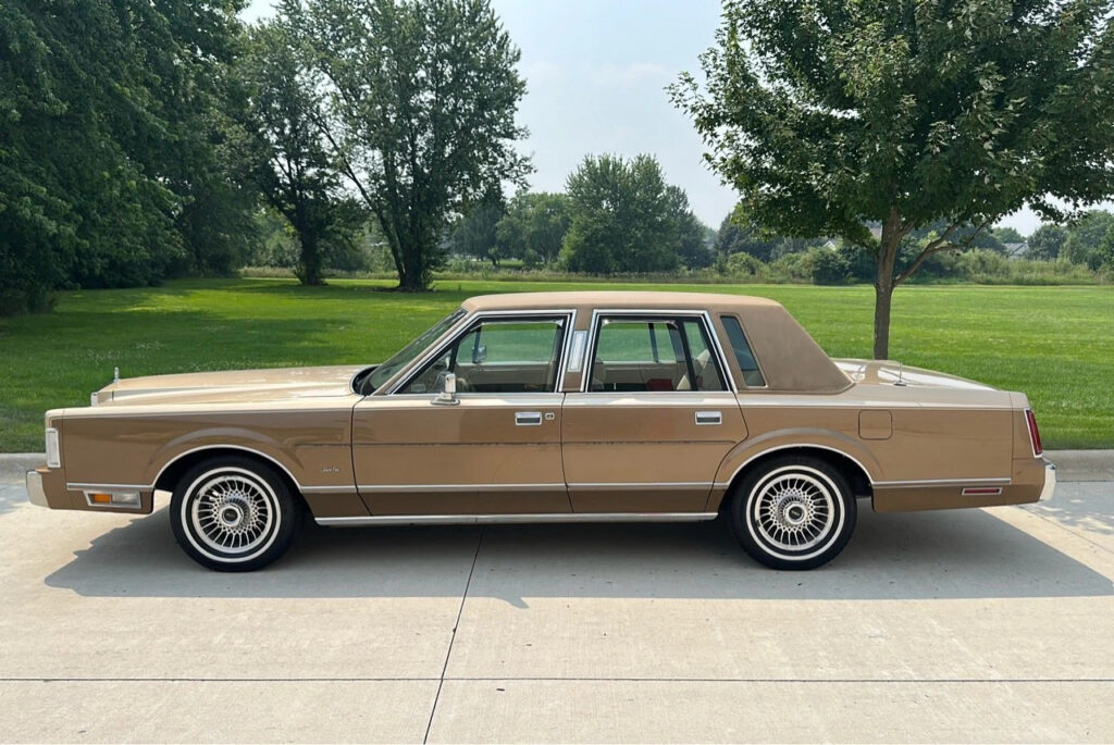 1986 Lincoln Town Car
