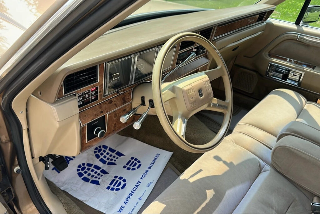 1986 Lincoln Town Car