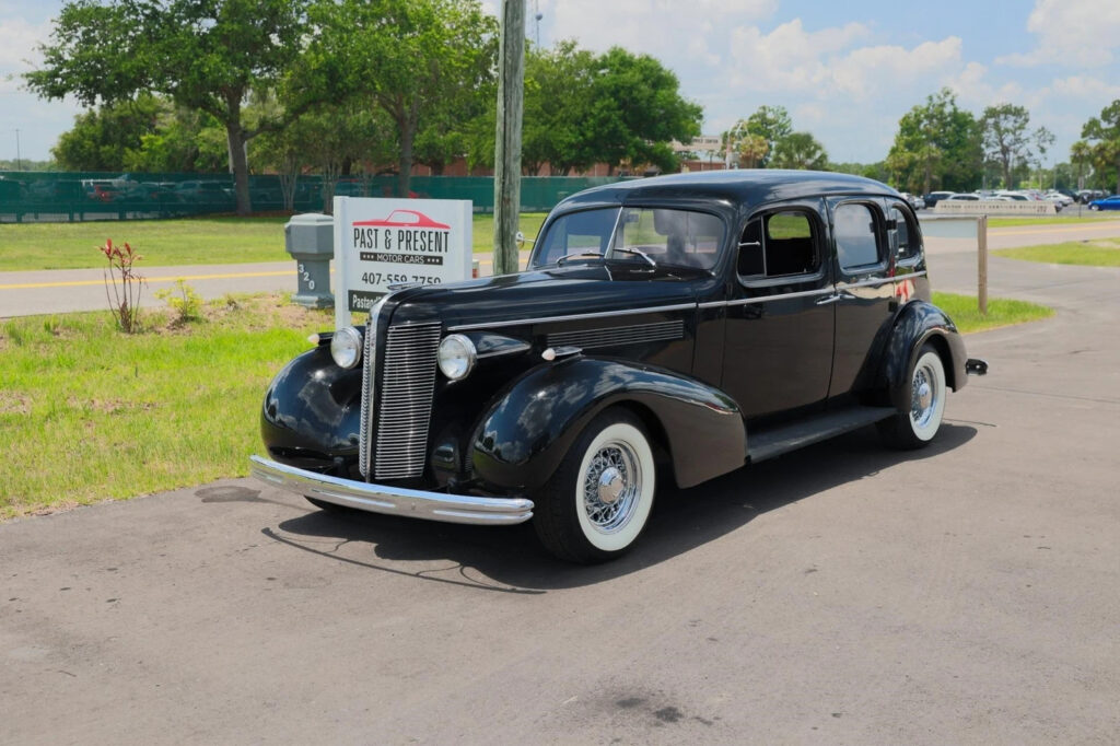 1937 Buick 8