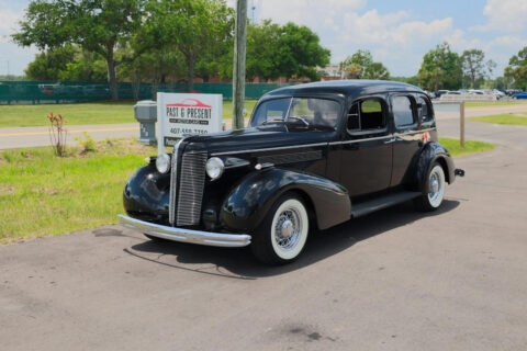 1937 Buick 8 na prodej