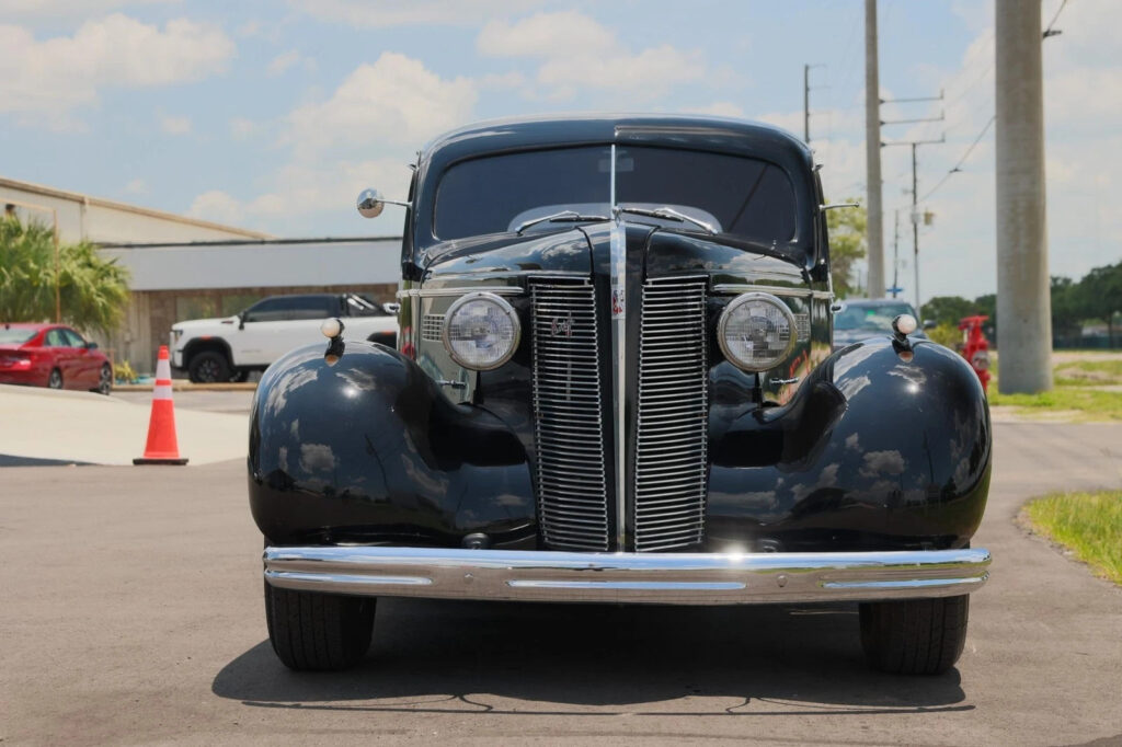 1937 Buick 8