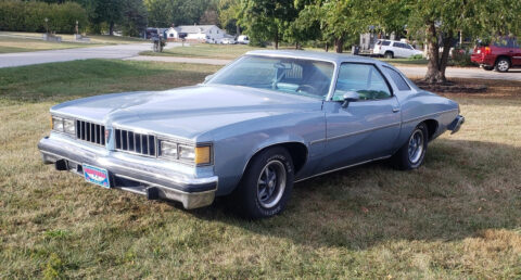 1977 Pontiac Le Mans na prodej