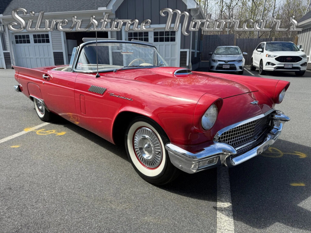 1957 Ford Thunderbird