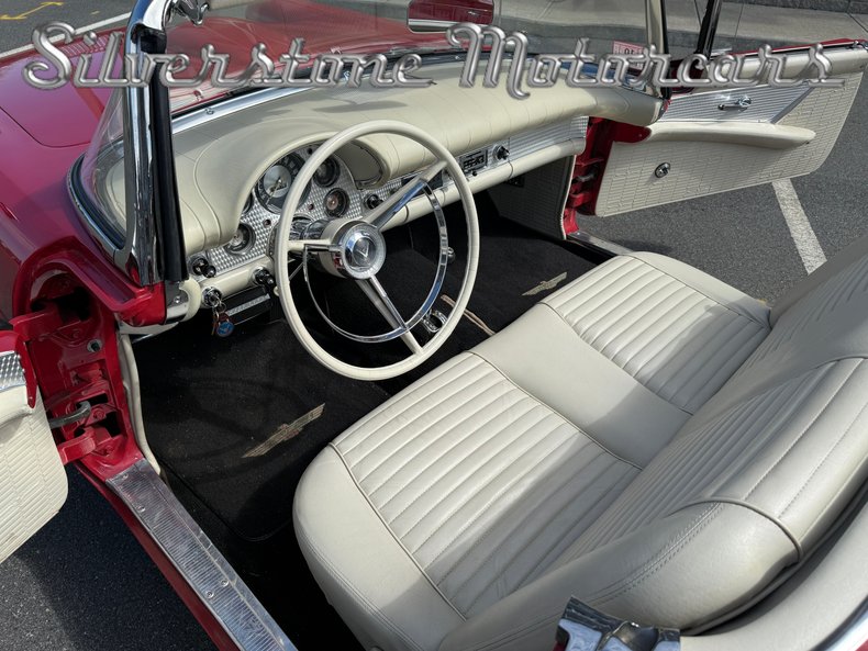 1957 Ford Thunderbird