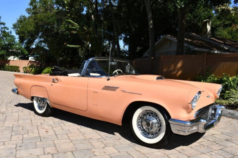 1957 Ford Thunderbird na prodej