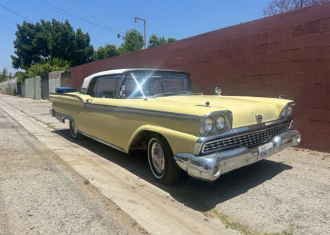 1959 Ford Skyliner na prodej