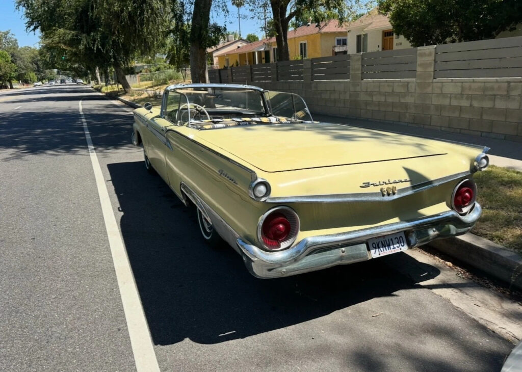 1959 Ford Skyliner